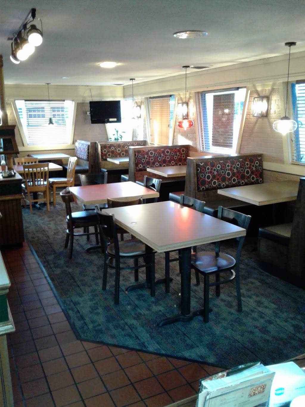 Pizza Hut | meal takeaway | 502 W Cunningham St, Butler, PA 16001, USA | 7242826514 OR +1 724-282-6514