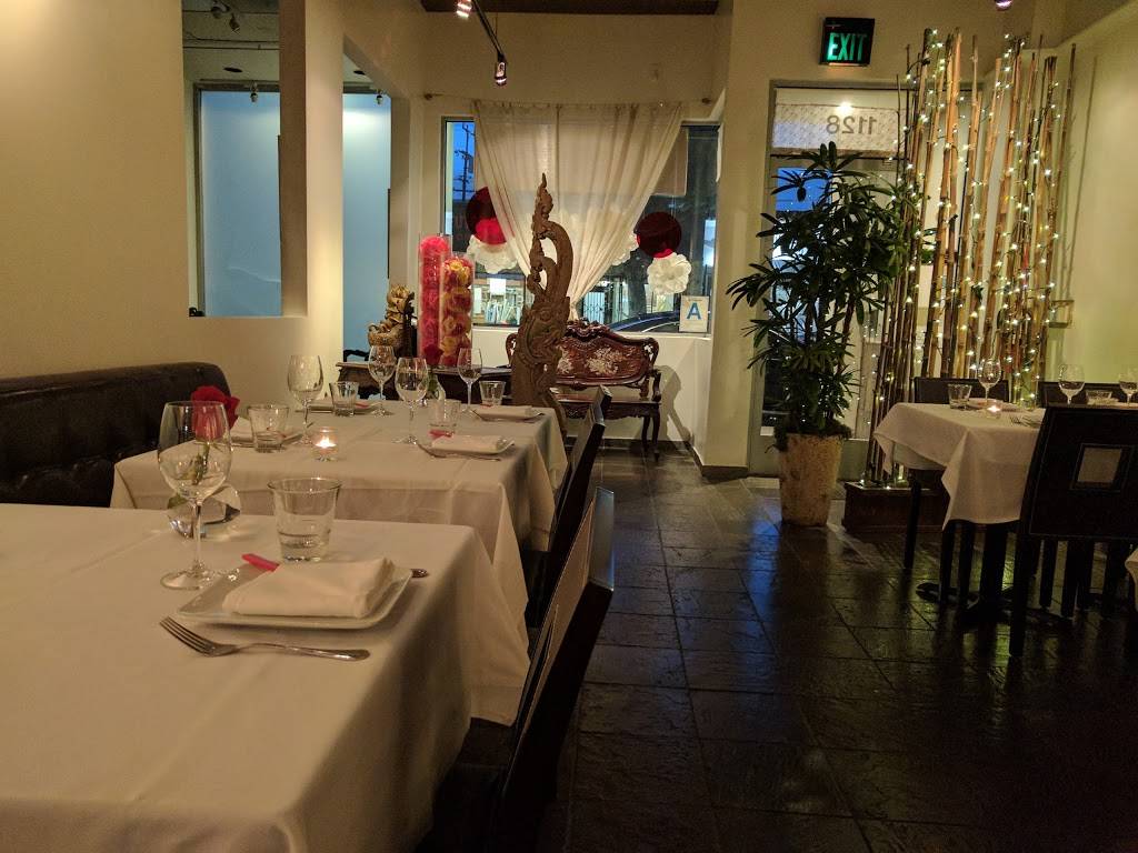 Si Laa Thai Dining | restaurant | 1128 S Robertson Blvd, Los Angeles, CA 90035, USA | 3108587738 OR +1 310-858-7738