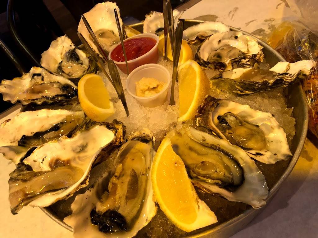 Hooked on Crab | restaurant | 872 Eastlake Pkwy #510, Chula Vista, CA 91915, USA | 6197379117 OR +1 619-737-9117