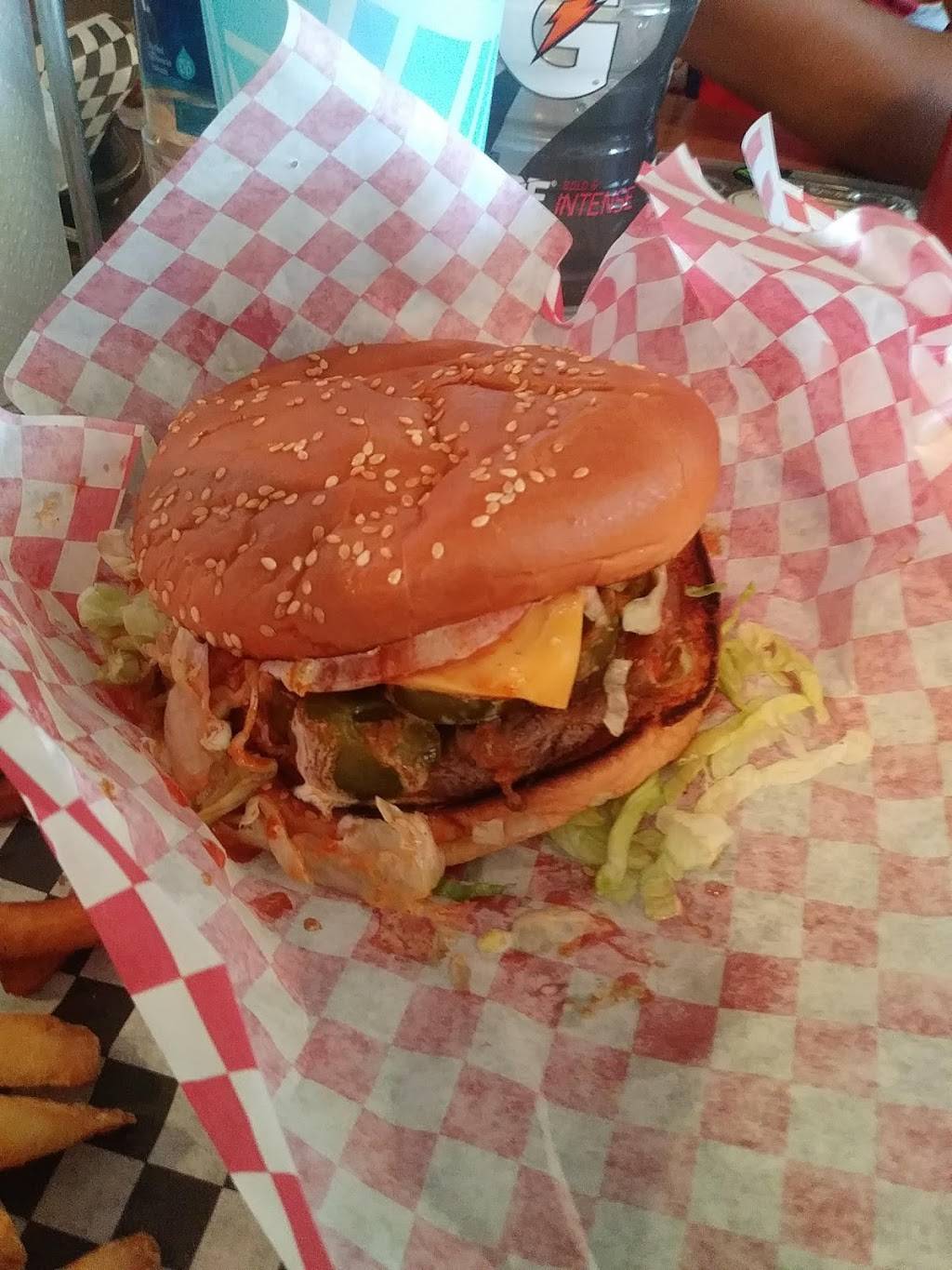 Fast Eddies Moab Meal On Bun | restaurant | 1228 Tully Rd, Modesto, CA 95350, USA | 2095229069 OR +1 209-522-9069