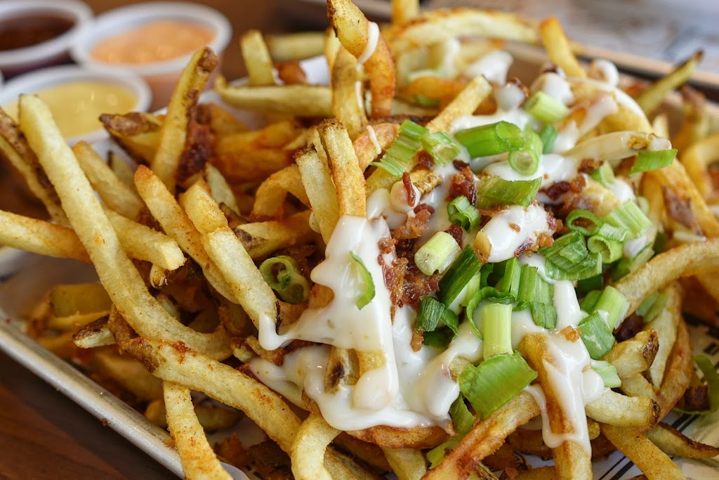 Super Chix | restaurant | 2675 Lakeland Dr, Flowood, MS 39232, USA | 6019142720 OR +1 601-914-2720