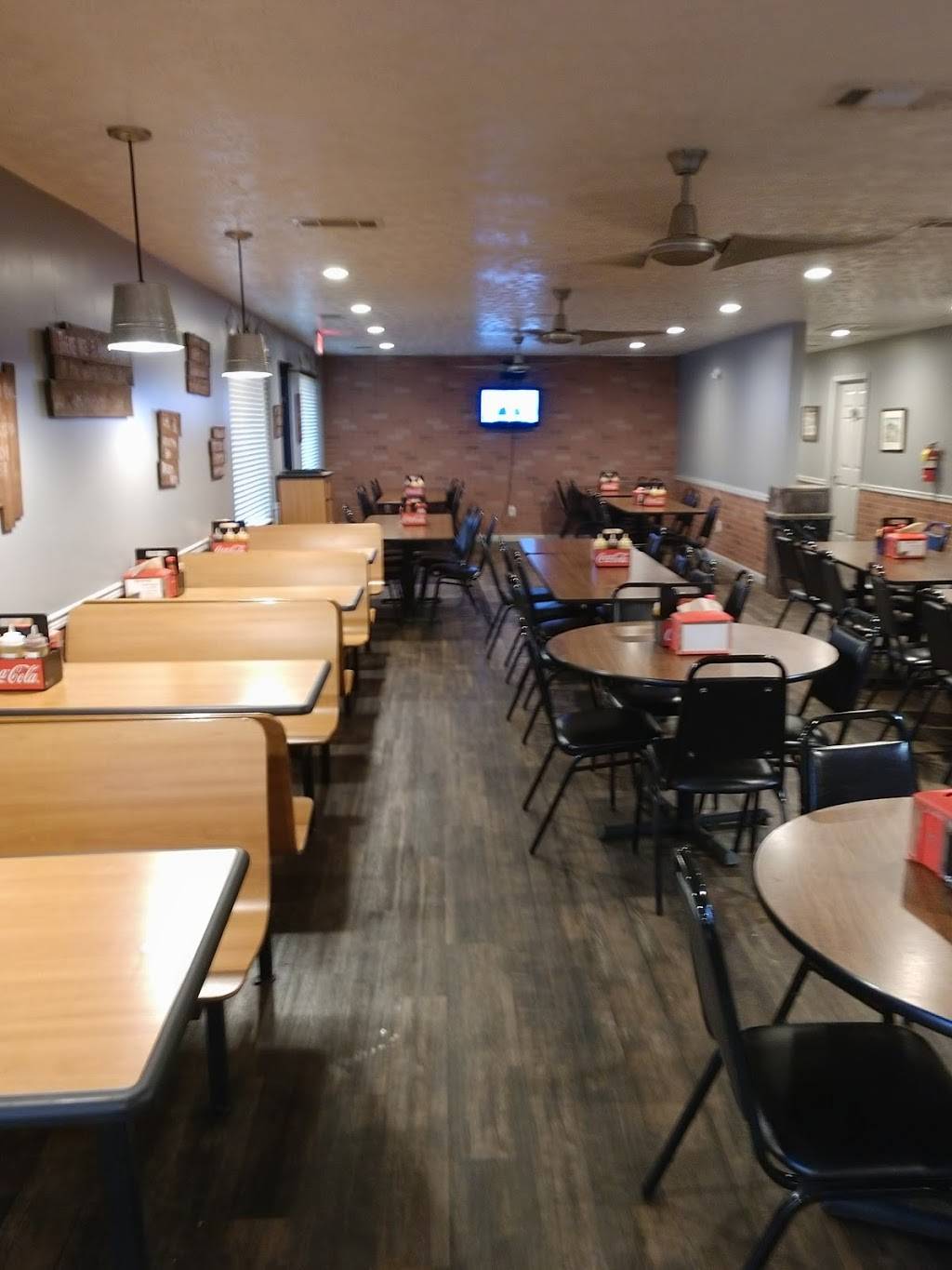 13th Street Bar-Be-Que | restaurant | 1310 7th Ave, Phenix City, AL 36867, USA | 3342911833 OR +1 334-291-1833