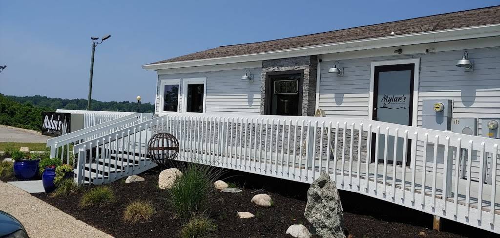 Mylans Waterfront Grille | restaurant | 115 N Mears Ave, Whitehall, MI 49461, USA | 2318940947 OR +1 231-894-0947