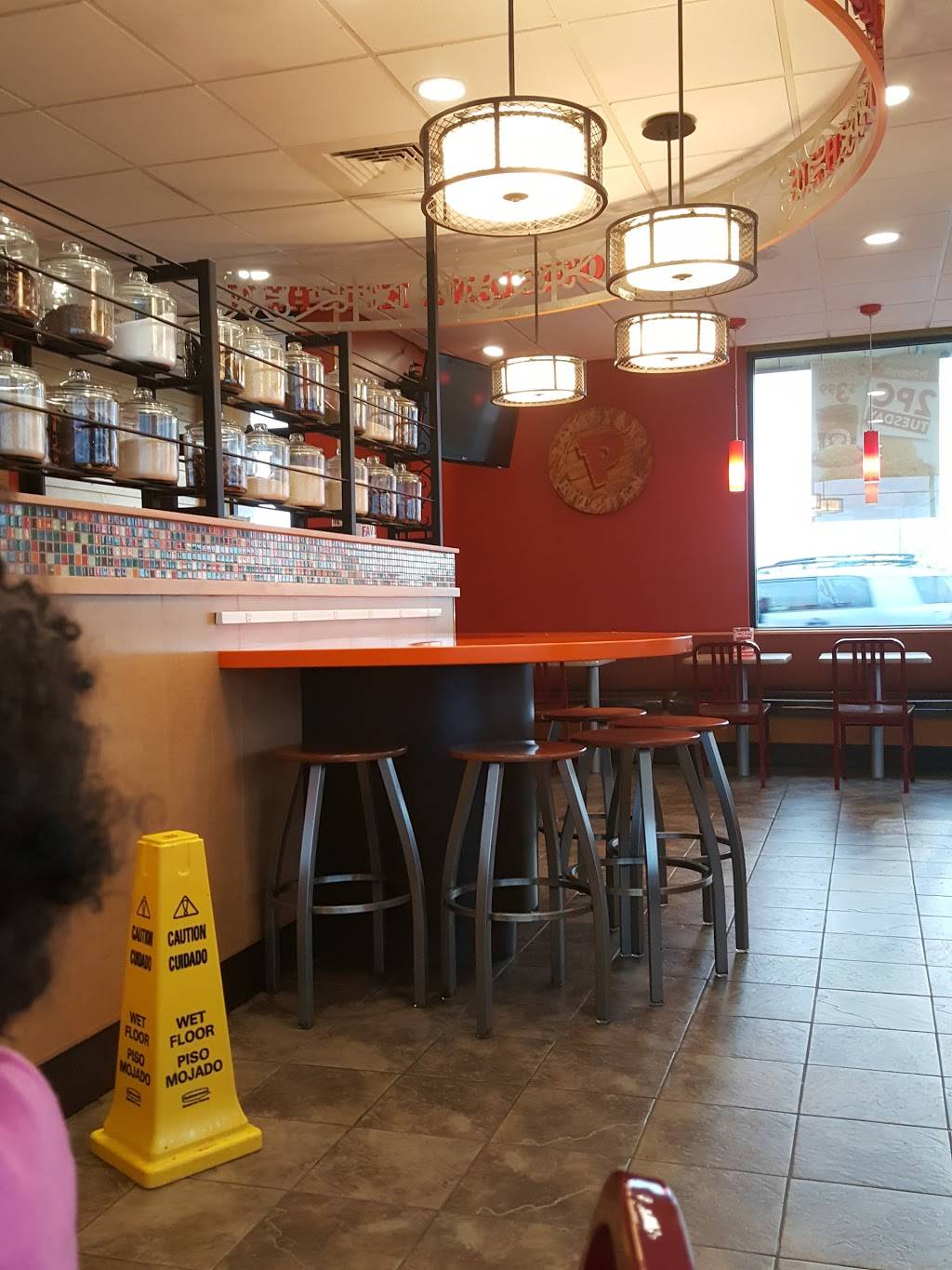 Popeyes Louisiana Kitchen | restaurant | 7615 Pendleton Pike, Indianapolis, IN 46226, USA | 3175439492 OR +1 317-543-9492