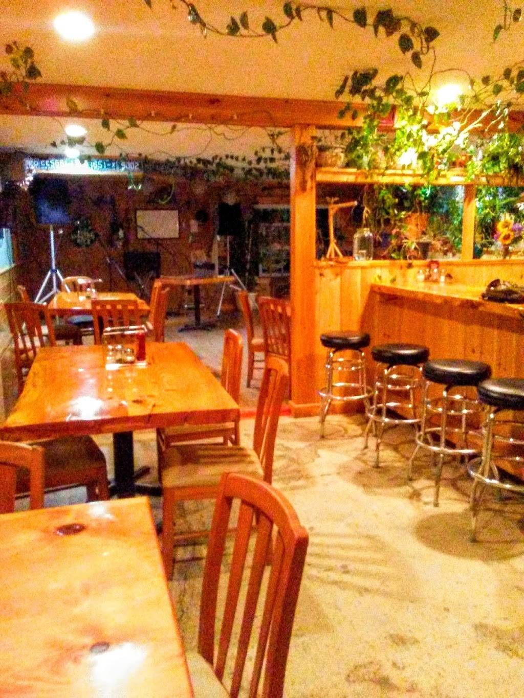 Greenhouse Restaurant | restaurant | 839 Lake Tarleton Rd, Piermont, NH 03779, USA | 6037645708 OR +1 603-764-5708