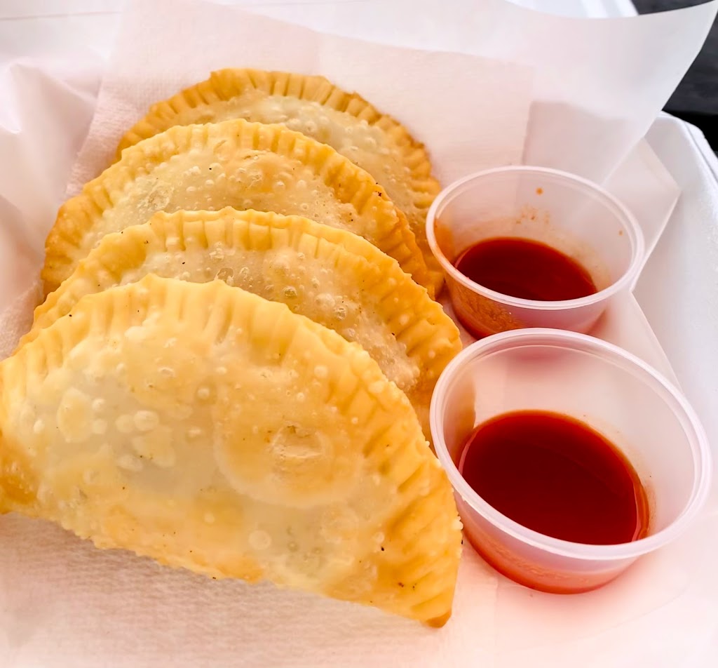 UNO MAS FOOD TRUCK | restaurant | 2104 FL-60 W, Valrico, FL 33594, USA | 8137531667 OR +1 813-753-1667