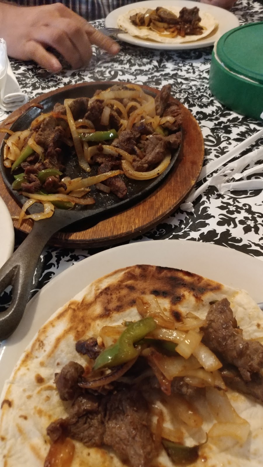 Hidalgos Restaurant | restaurant | 20825 US-277, Christoval, TX 76935, USA | 3258962282 OR +1 325-896-2282