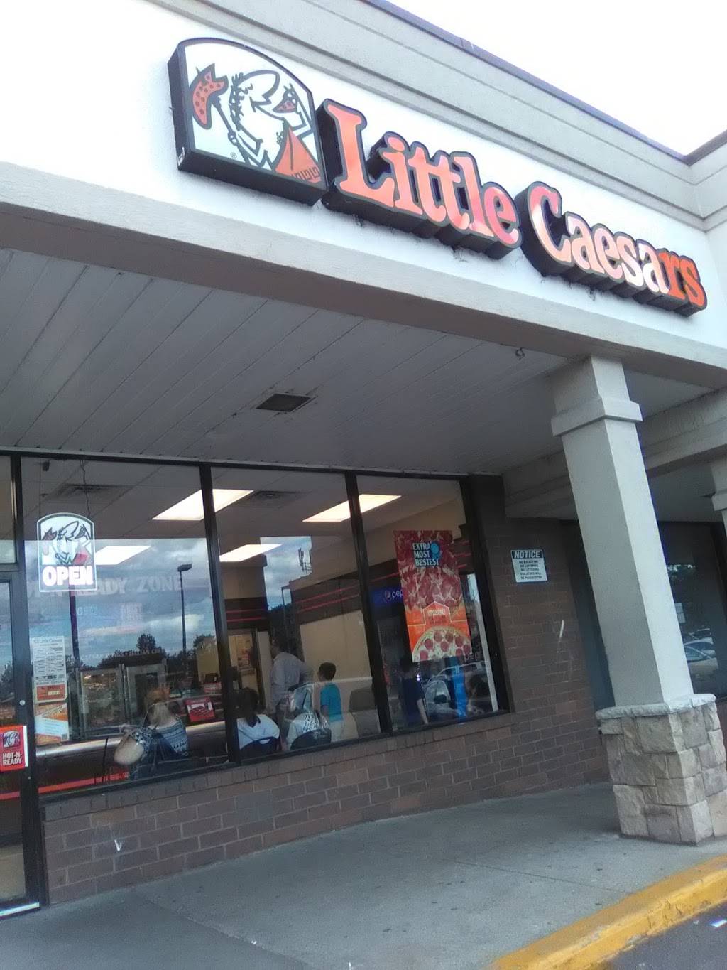 Little Caesars Pizza | meal takeaway | 3010 S Halsted St #115, Chicago, IL 60608, USA | 3128421230 OR +1 312-842-1230