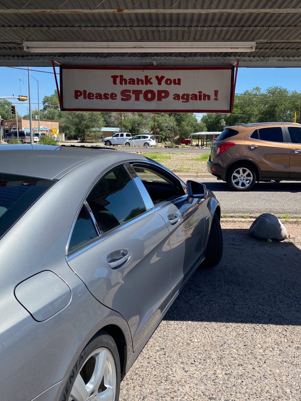 Stop & Eat Drive-In | restaurant | 208 Paseo De Onate, Española, NM 87532, USA | 5057537400 OR +1 505-753-7400