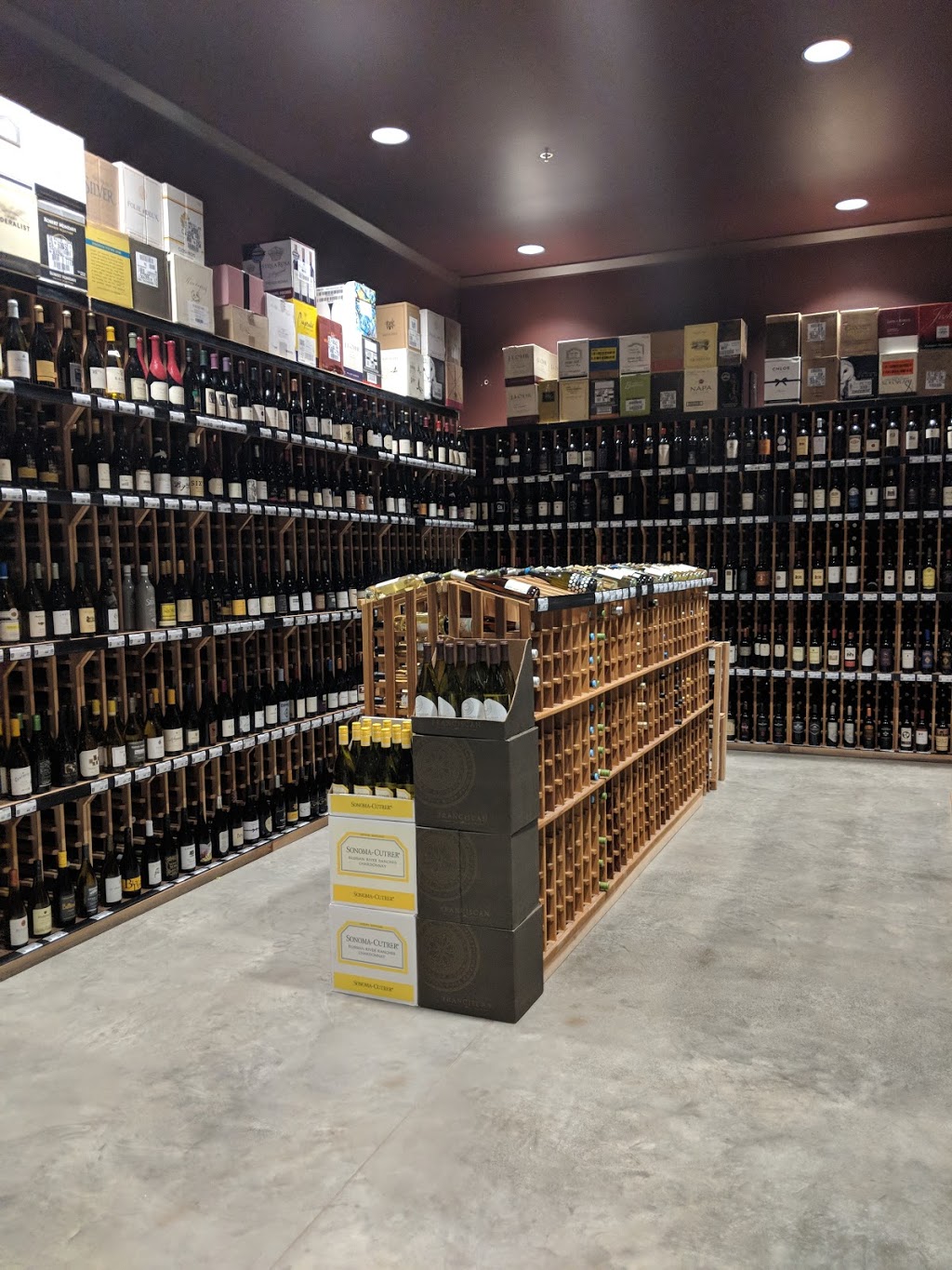JJs Wine, Spirits & Cigars | bakery | 3000 W 57th St, Sioux Falls, SD 57108, USA | 6053579597 OR +1 605-357-9597