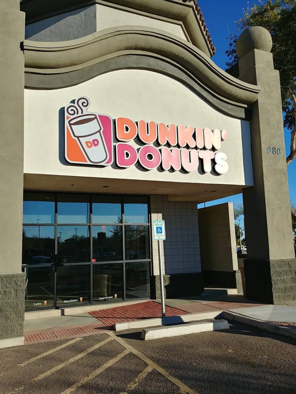 Dunkin | cafe | 980 E Pecos Rd, Chandler, AZ 85225, USA | 4807703935 OR +1 480-770-3935
