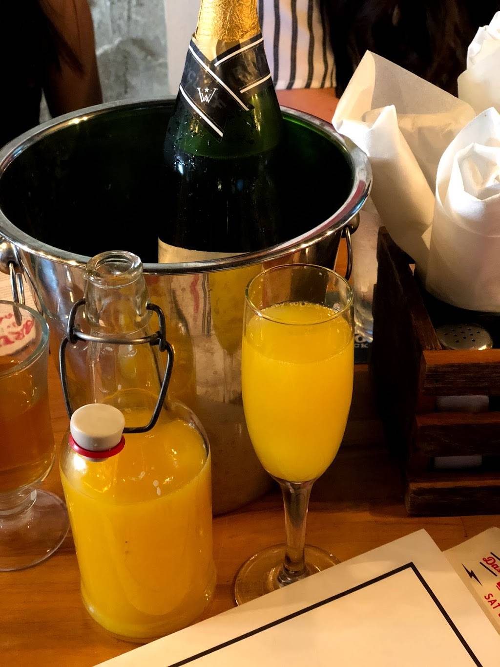 Hoptinger Bier Garden & Sausage House | restaurant | 333 1st St N, Jacksonville Beach, FL 32250, USA | 9042220796 OR +1 904-222-0796