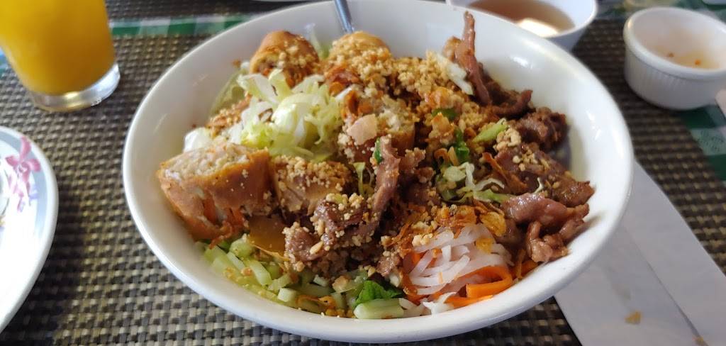 Vina Cafe | restaurant | 2942 Hershberger Rd NW, Roanoke, VA 24017, USA | 5403662205 OR +1 540-366-2205