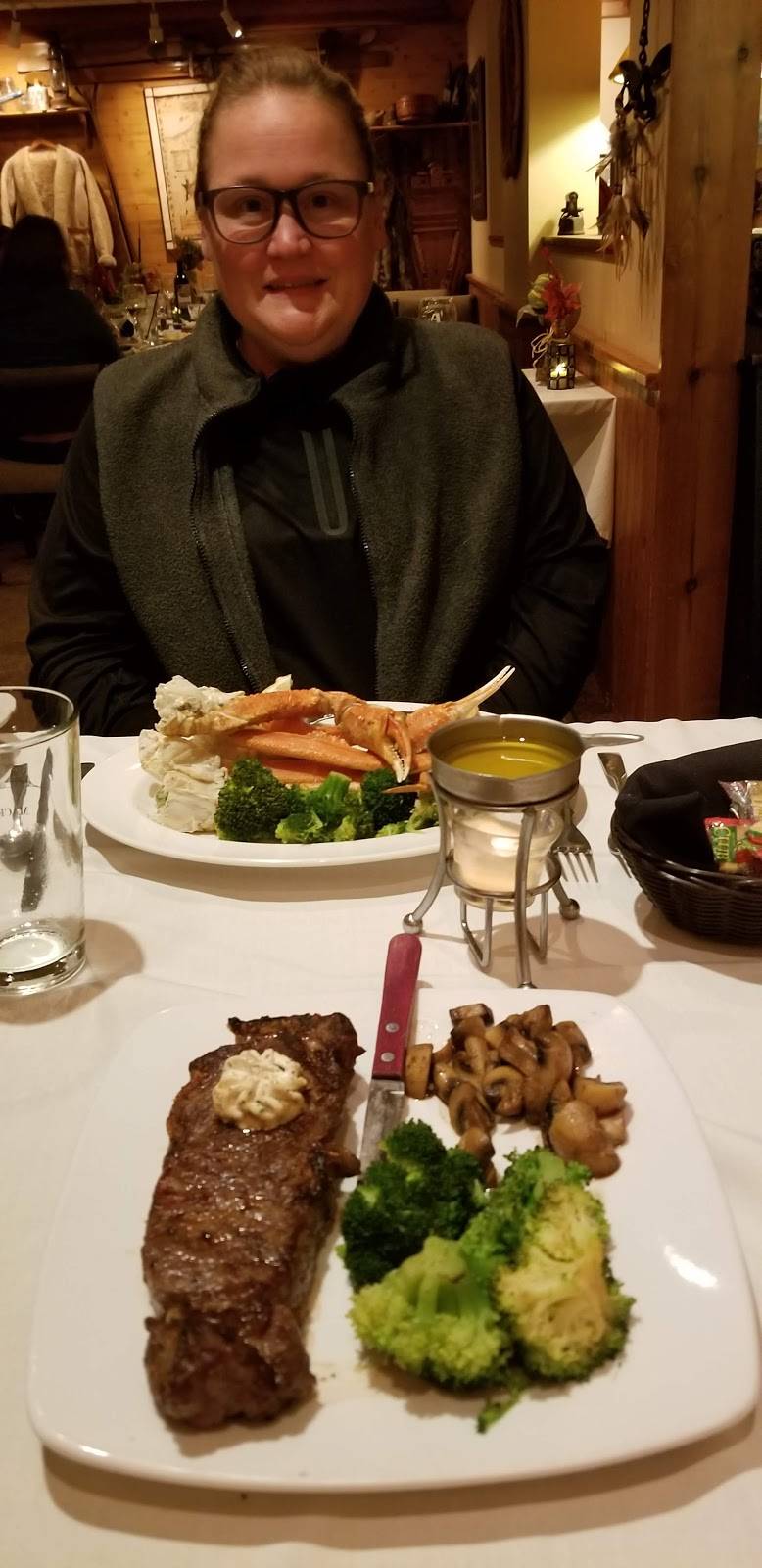 Chippewa Room | restaurant | 314 N Nicolet St, Mackinaw City, MI 49701, USA | 2314365744 OR +1 231-436-5744