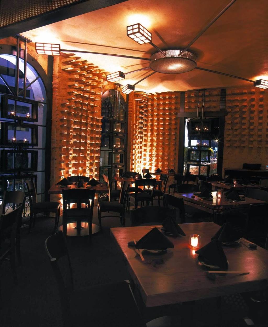 Innovative Dining Group | restaurant | 9200 Sunset Blvd, West Hollywood, CA 90069, USA | 3102716000 OR +1 310-271-6000