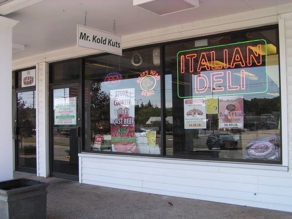 Mr Kold Kuts | restaurant | 529 Boston Post Rd, Orange, CT 06477, USA | 2037954464 OR +1 203-795-4464