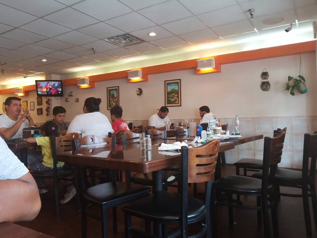 Pupuseria La Familiar | restaurant | 8145 Baltimore Ave K, College Park, MD 20740, USA | 3014748484 OR +1 301-474-8484