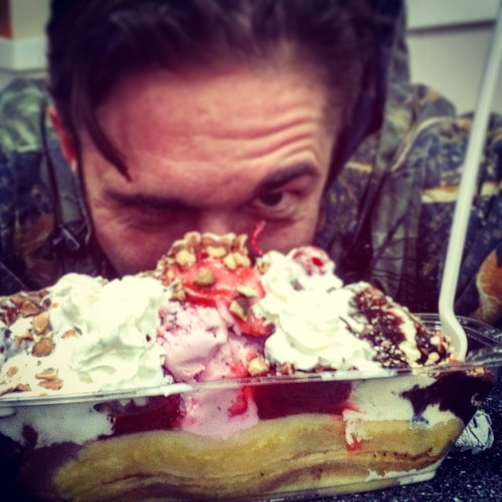 Braums Ice Cream & Burger Restaurant | restaurant | 1308 S Garnett Rd, Tulsa, OK 74128, USA | 9184375531 OR +1 918-437-5531