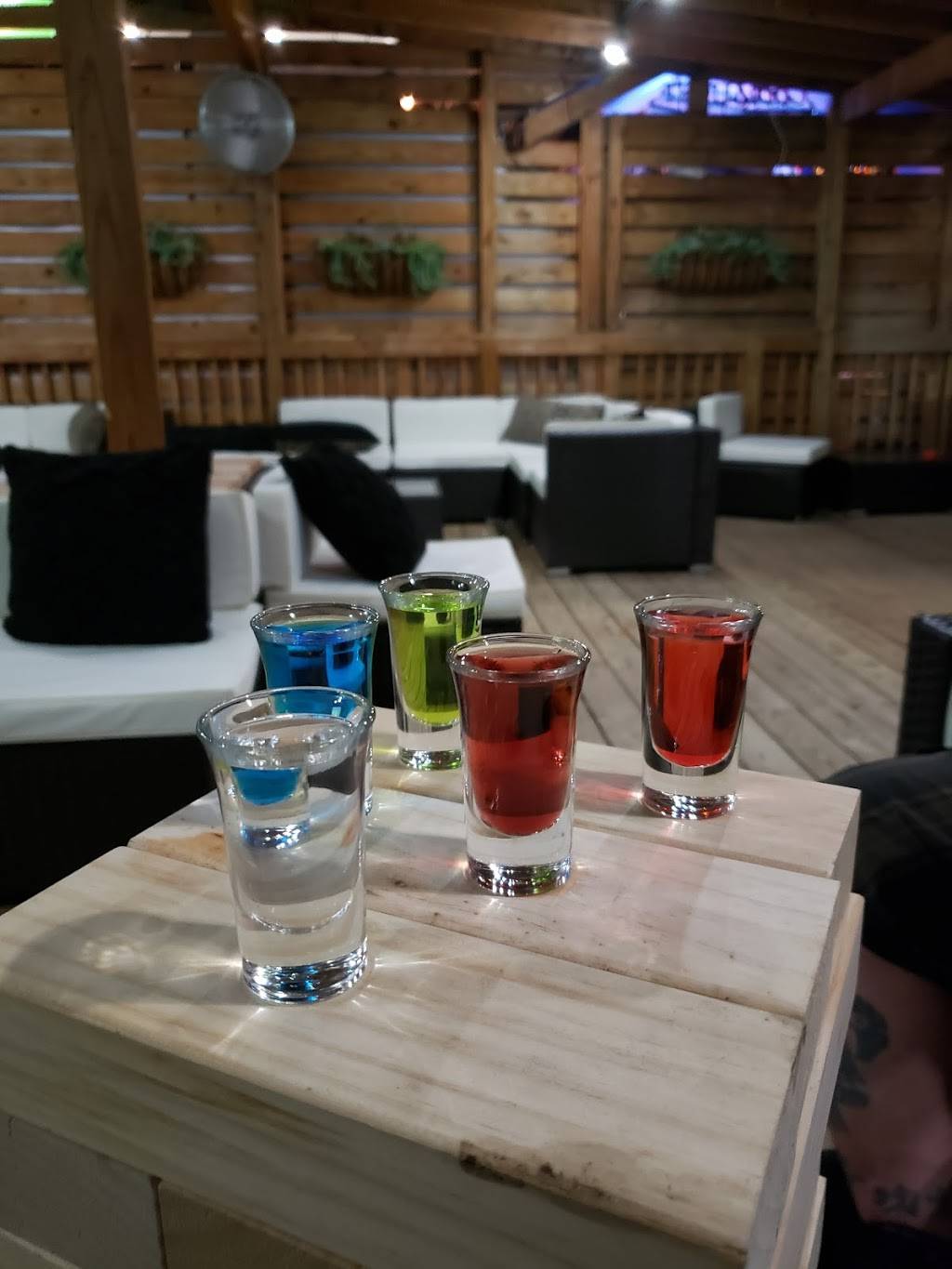 Flying Crust Pizza & Wings | night club | 3186 Roswell Rd NW, Atlanta, GA 30305, USA | 4042576222 OR +1 404-257-6222