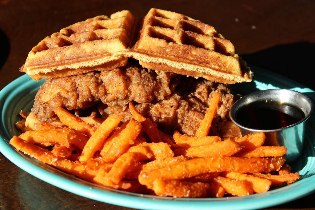 Silver Cloud Restaurant & Karaoke Bar | night club | 1994 Lombard St, San Francisco, CA 94123, USA | 4159221977 OR +1 415-922-1977