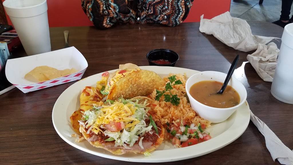 Nanas | restaurant | 4620 W 34th St, Houston, TX 77092, USA | 7139936450 OR +1 713-993-6450