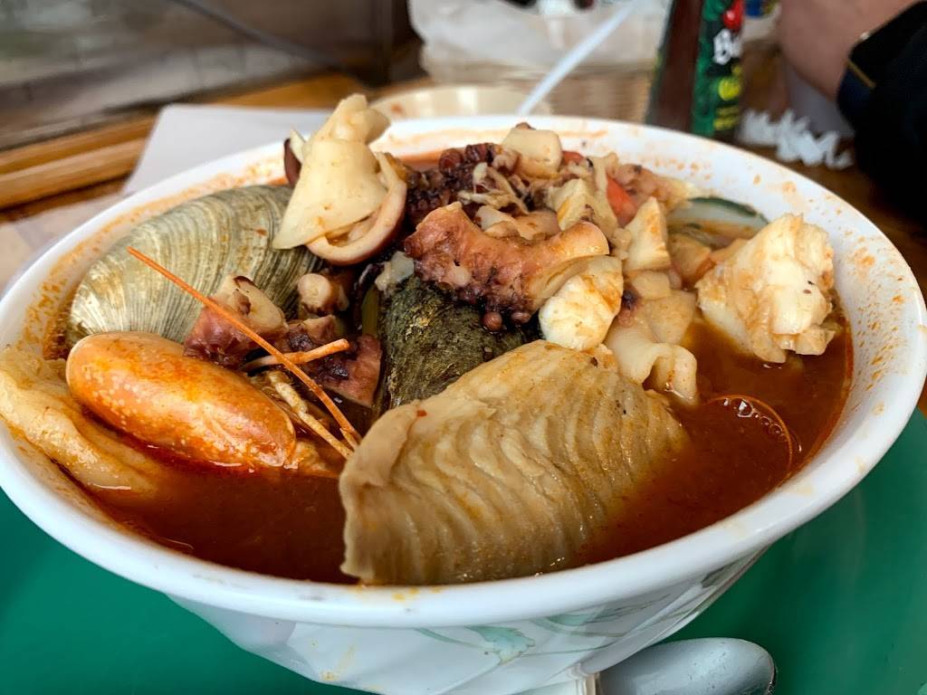 Tsunami Restaurant | restaurant | 2001 W Lincoln Ave, Milwaukee, WI 53215, USA | 4142557759 OR +1 414-255-7759