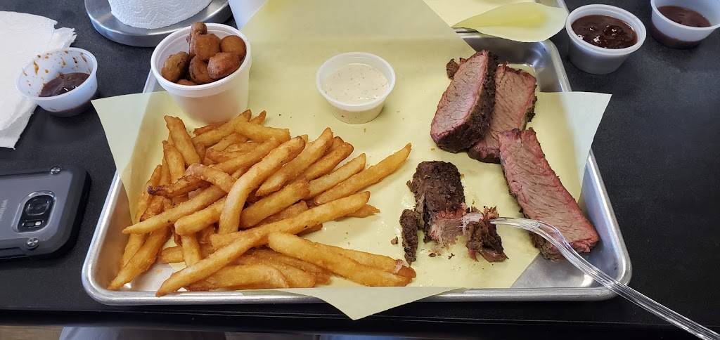 Dads Bar-B-Que & Catering | restaurant | 189 E Lerdo Hwy, Shafter, CA 93263, USA | 6612925183 OR +1 661-292-5183