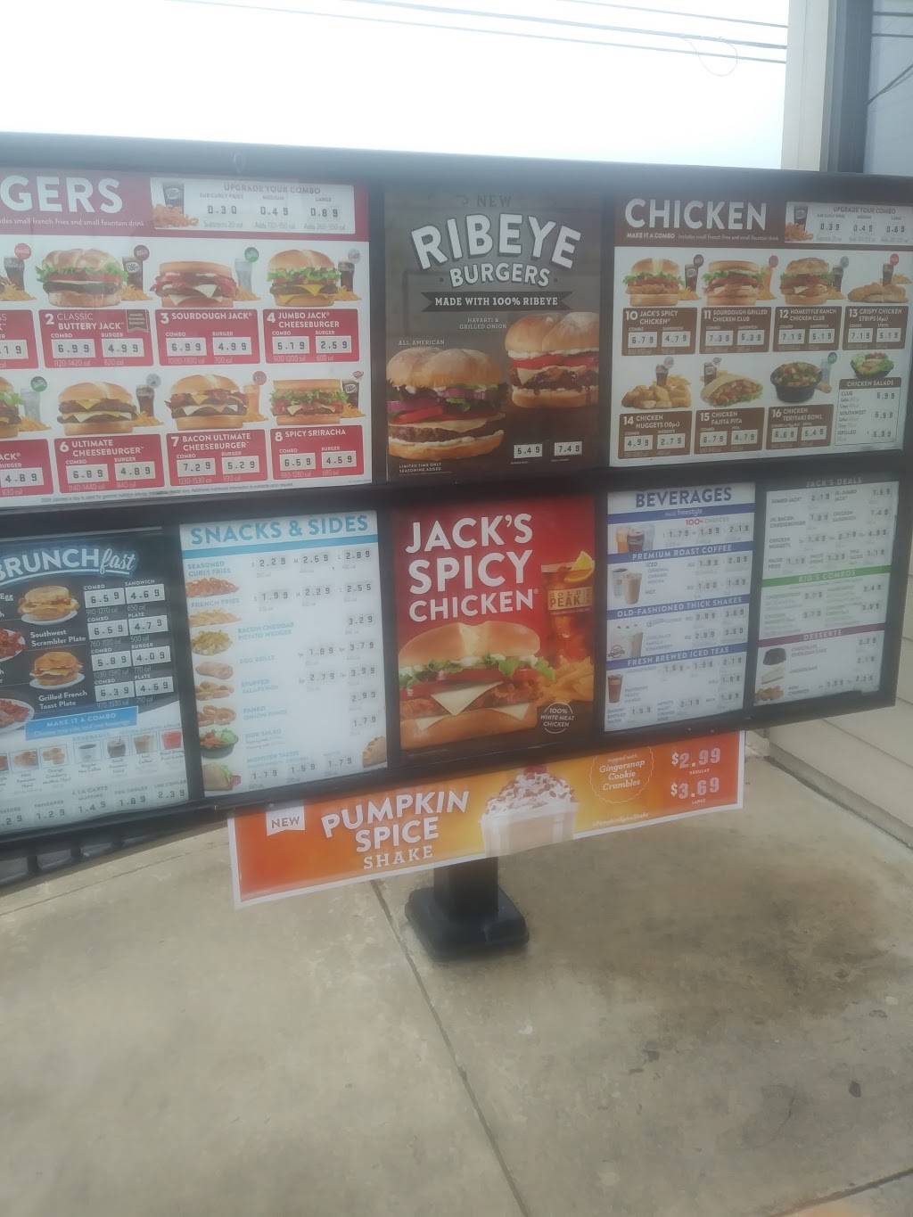 Jack in the Box | restaurant | 12102 Veterans Memorial Dr, Houston, TX 77067, USA | 2818930102 OR +1 281-893-0102