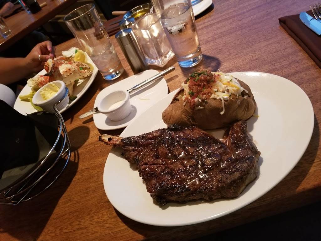 360 Steakhouse | restaurant | 1 Harrahs Blvd, Council Bluffs, IA 51501, USA | 7123296000 OR +1 712-329-6000