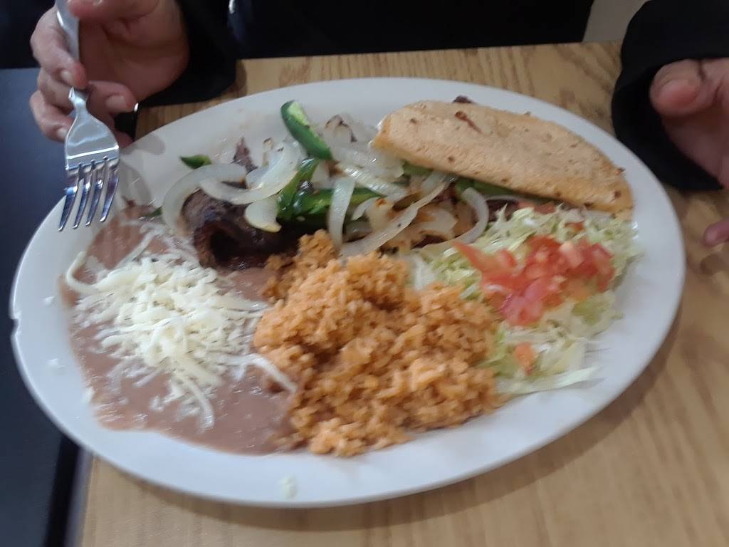 Taqueria Mexico 2000 Llc | restaurant | 401 Irmen Dr # A, Addison, IL 60101, USA | 6304580187 OR +1 630-458-0187