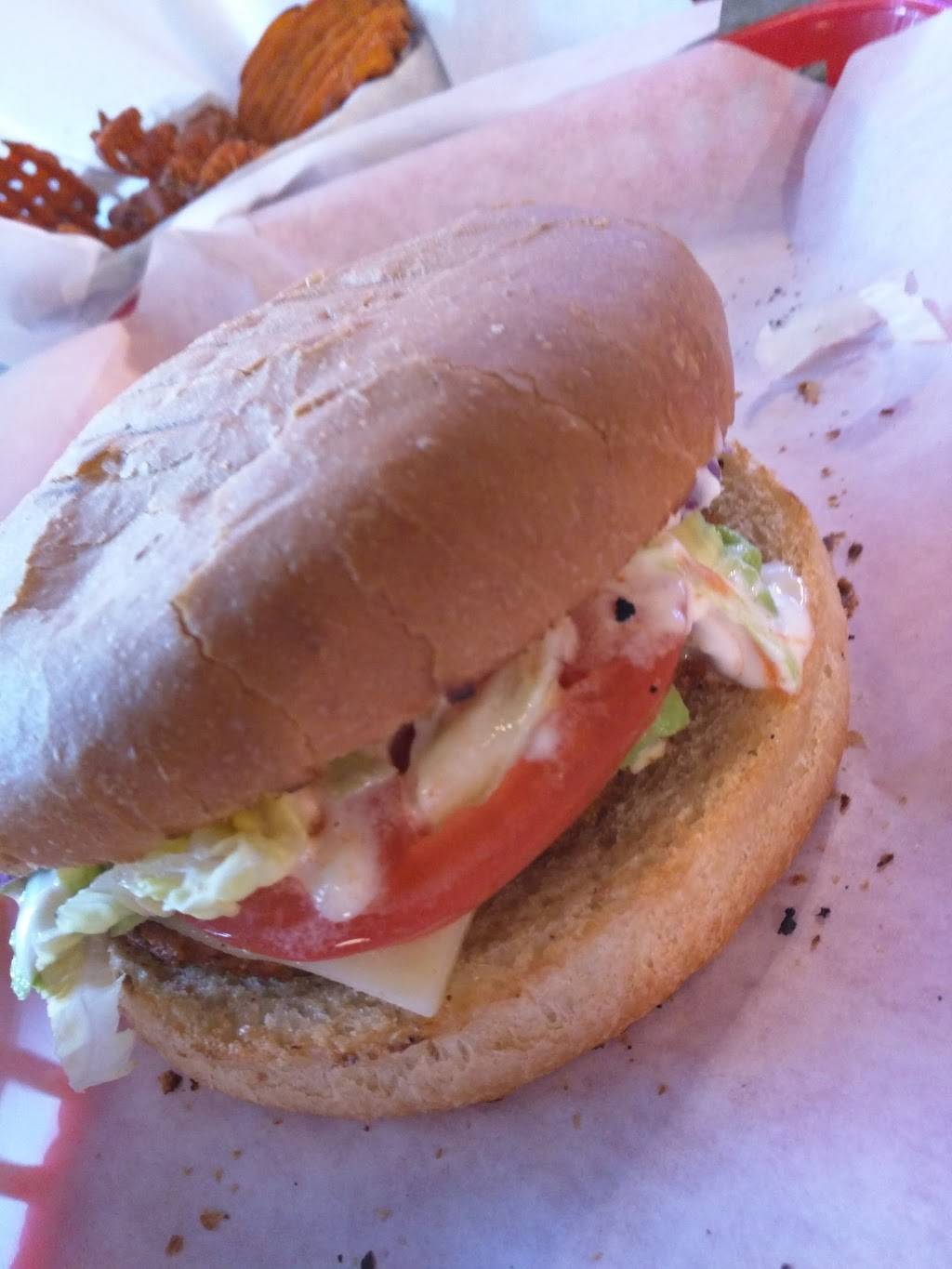 Gazeebo Burgers | restaurant | 5950 Royal Ln, Dallas, TX 75230, USA | 2143683344 OR +1 214-368-3344