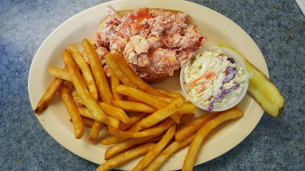 Eagles Nest Restaurant | restaurant | 1016 N Main St #1239, Brewer, ME 04412, USA | 2079897635 OR +1 207-989-7635