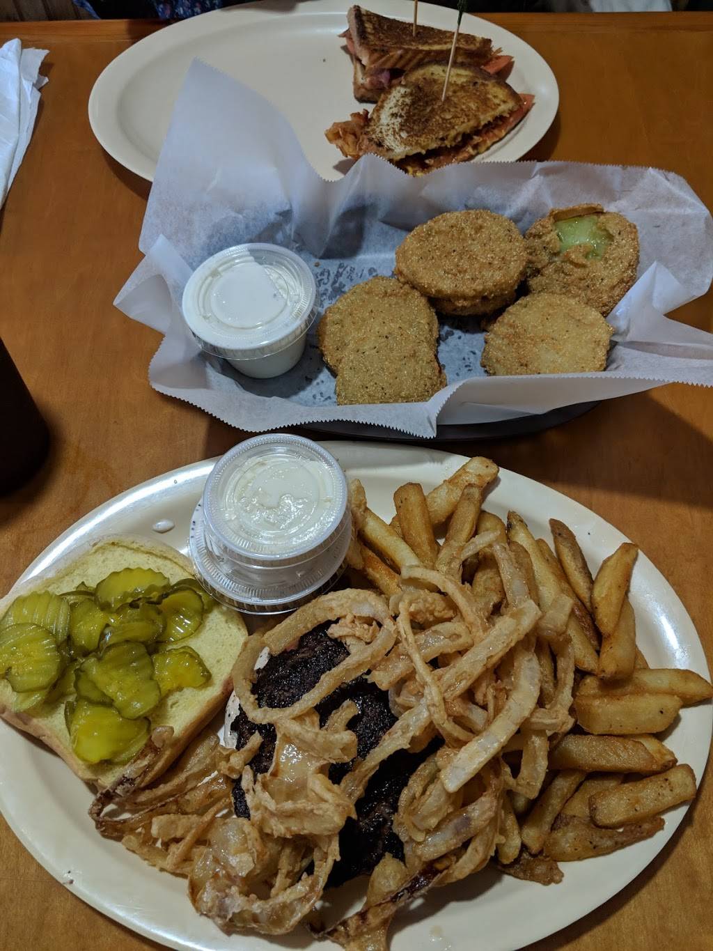 Hogbodys Bar and Grill | restaurant | 10440 Bayshore Rd, North Fort Myers, FL 33917, USA | 2395438800 OR +1 239-543-8800