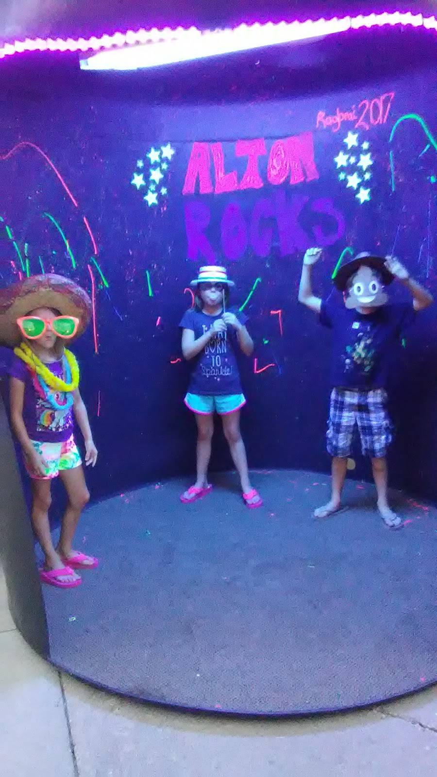 10th Street Pub | restaurant | 202 W 10th St, Alton, IA 51003, USA | 7127564486 OR +1 712-756-4486