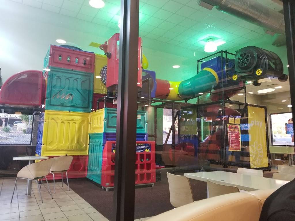 McDonalds | cafe | 6101 N Mesa St Ave, El Paso, TX 79912, USA | 9158335959 OR +1 915-833-5959
