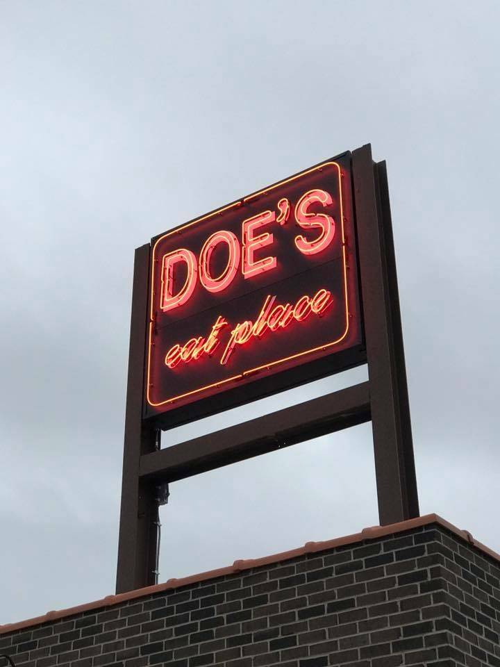 Does Eat Place of Jonesboro | restaurant | 411 W Washington Ave, Jonesboro, AR 72401, USA | 8703332435 OR +1 870-333-2435