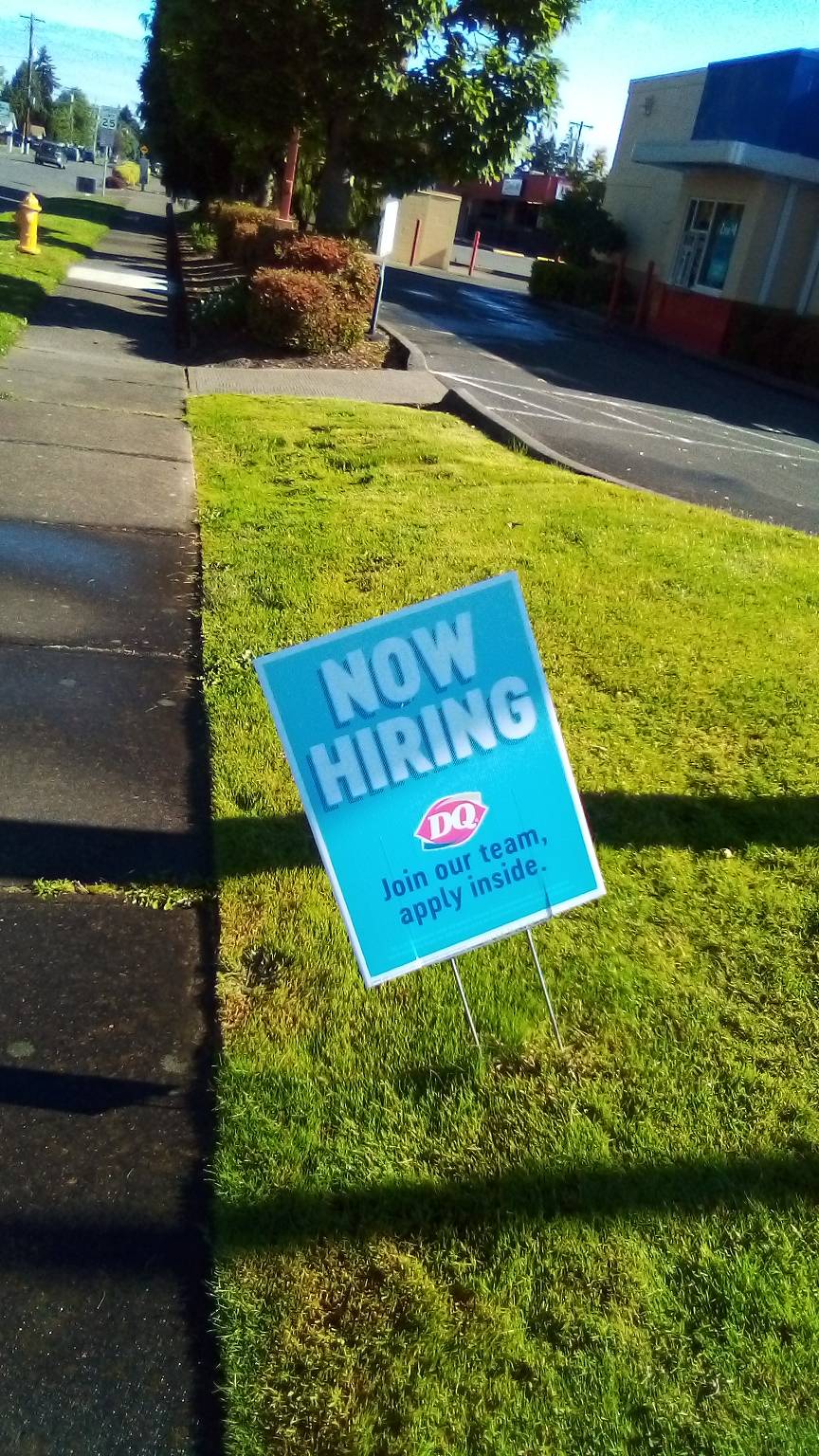 Dairy Queen | restaurant | 3001 Market St NE, Salem, OR 97301, USA | 5035881302 OR +1 503-588-1302