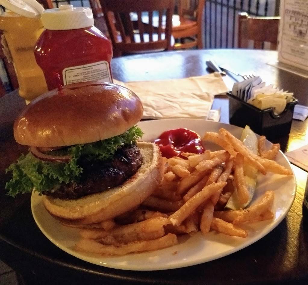 Piccadillys Public House & Restaurant | restaurant | 125 E Piccadilly St, Winchester, VA 22601, USA | 5405351899 OR +1 540-535-1899