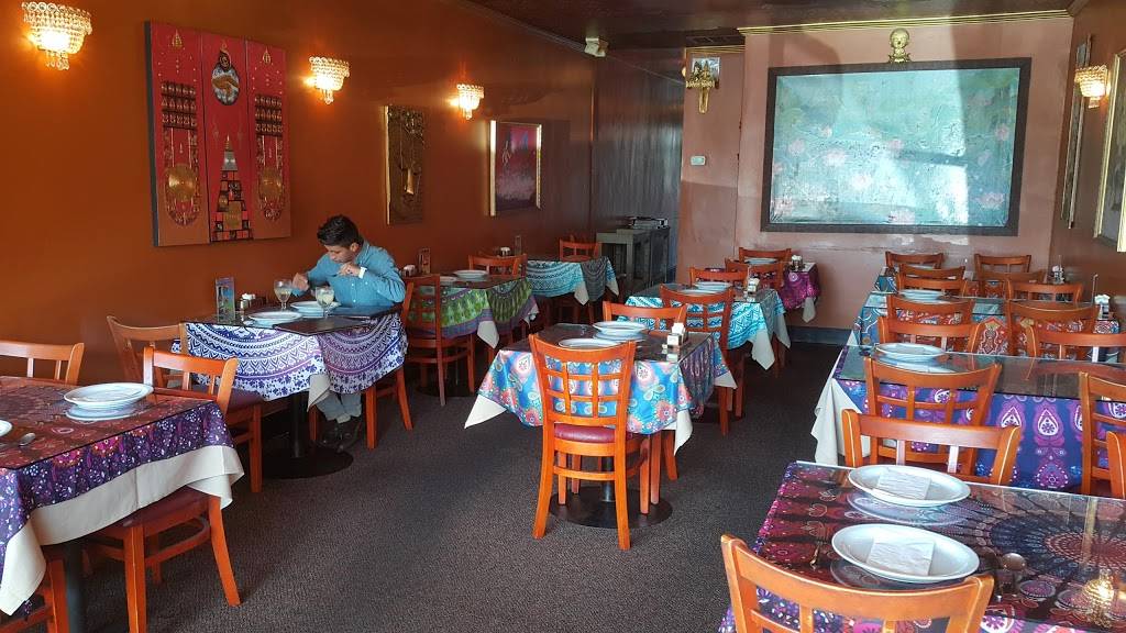 Mongkut Thai Restaurant | restaurant | 212 Avenida Del Mar, San Clemente, CA 92672, USA | 9494923871 OR +1 949-492-3871