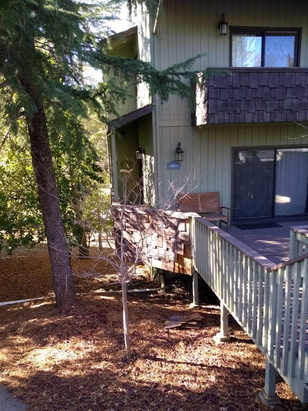 Pine Mountain Lake Country Club | restaurant | 12765 Mueller Dr, Groveland, CA 95321, USA | 2099628638 OR +1 209-962-8638