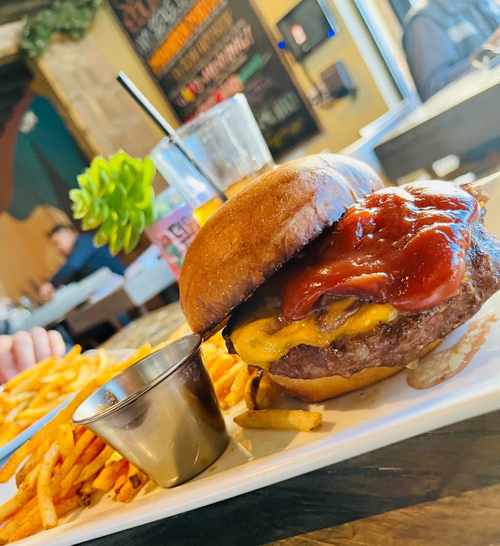 Crave Kitchen & Bar | restaurant | 145 E Sunset Rd C-400, El Paso, TX 79922, USA | 9152342988 OR +1 915-234-2988