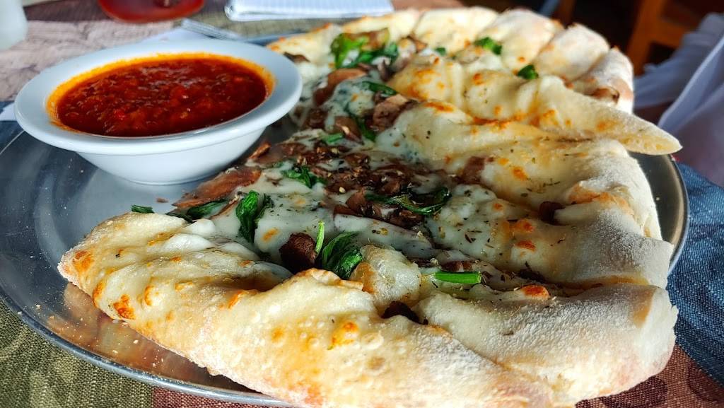 Dogtown Roadhouse | restaurant | 302 S Locust St, Floyd, VA 24091, USA | 5407456836 OR +1 540-745-6836