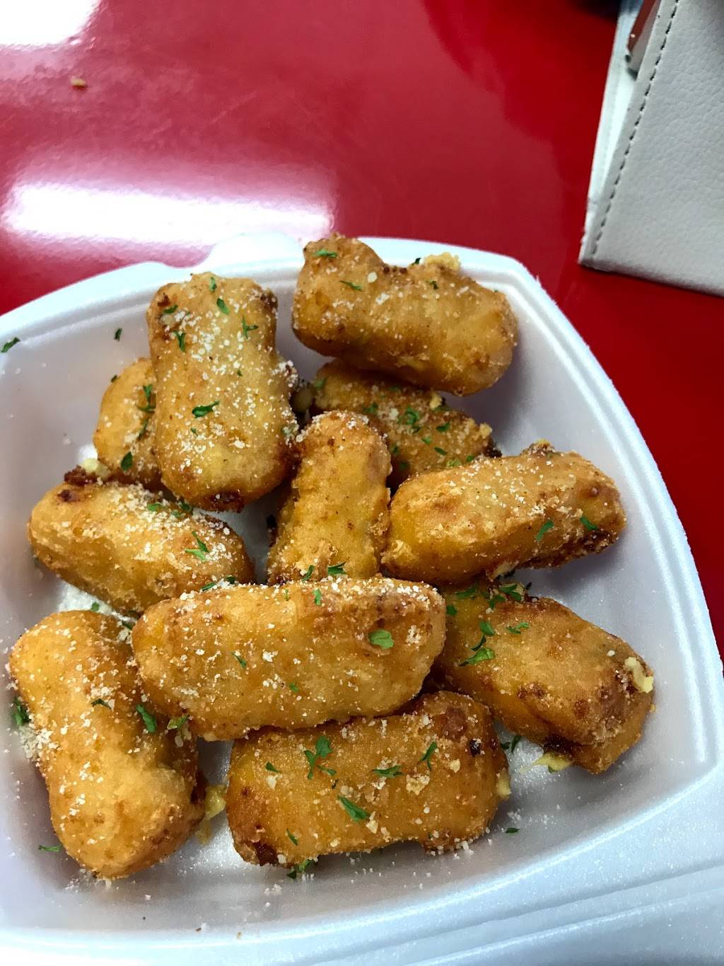 Fry Daddys | restaurant | 10350 Scyene Rd, Dallas, TX 75227, USA | 4693990773 OR +1 469-399-0773