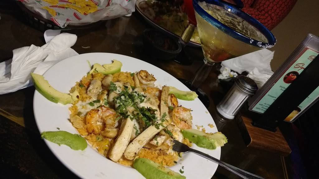 Los Compadres | restaurant | 2825 6th St SW, Cedar Rapids, IA 52404, USA | 3198261870 OR +1 319-826-1870