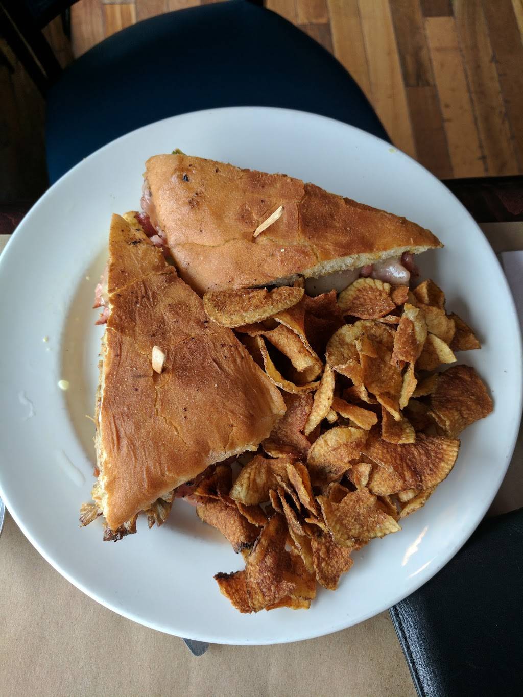 The Deli & Z Bar | restaurant | 113 Heister St, State College, PA 16801, USA | 8142375710 OR +1 814-237-5710