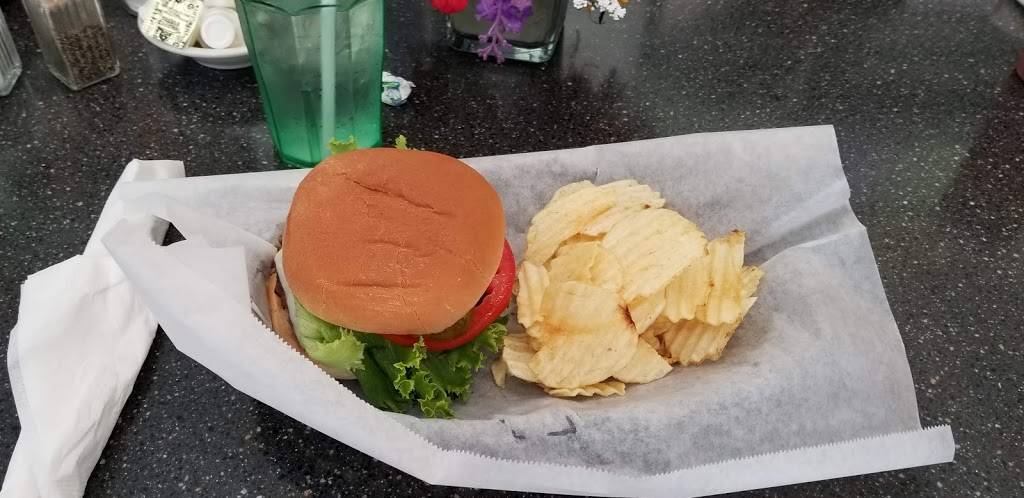 Walkers Diner | meal takeaway | 307 N Main St, Farmville, VA 23901, USA | 4343924230 OR +1 434-392-4230