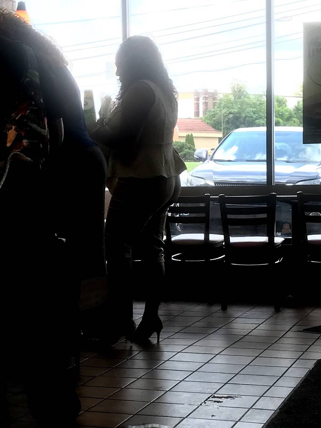 Subway | restaurant | 317 Harding Pl, Nashville, TN 37211, USA | 6157818310 OR +1 615-781-8310