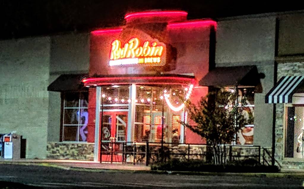 Red Robin Gourmet Burgers and Brews | restaurant | 6419 W Newberry Rd, Gainesville, FL 32605, USA | 3523322861 OR +1 352-332-2861