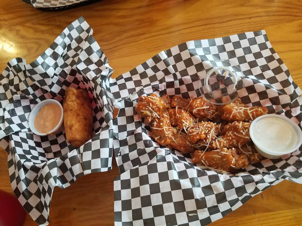 Wild Wings n Things | restaurant | 6504 S Academy Blvd, Colorado Springs, CO 80906, USA | 7195766400 OR +1 719-576-6400