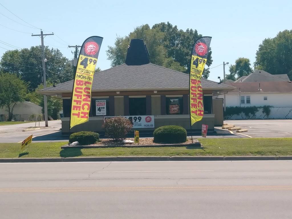 Pizza Hut | meal takeaway | 735 W Broadway, Centralia, IL 62801, USA | 6185322782 OR +1 618-532-2782